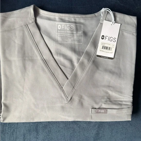 Women’s Figs Catarina one pocket scrub top - Picture 1 of 4